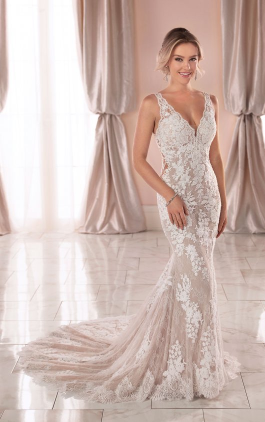 Love Lace? Check Out These New Gowns!. Desktop Image