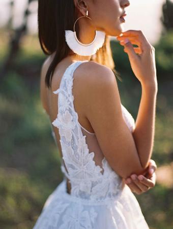Allure Bridals Style #F142 - Adara #4 Platinum/Ivory thumbnail